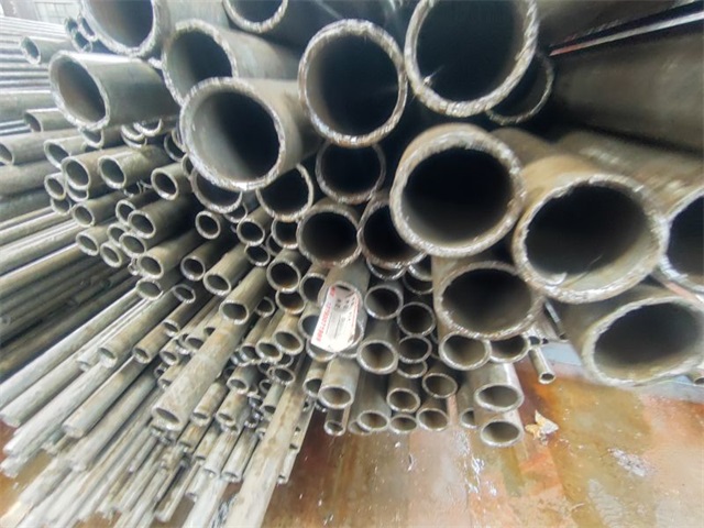 双鸭山大口径精密无缝钢管